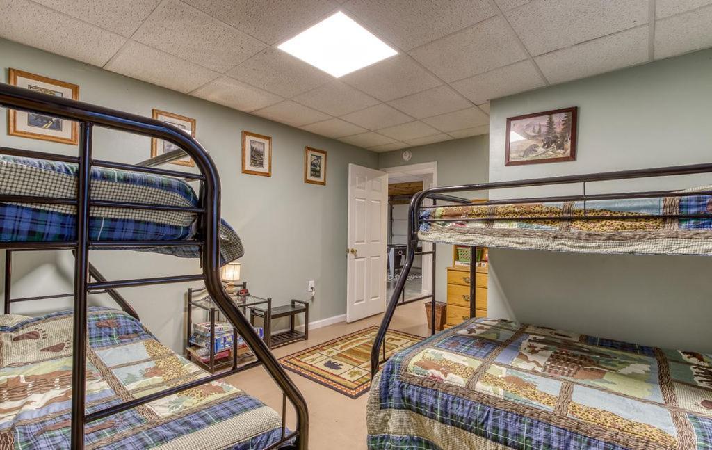 Rock Of Ages, Hot Tub, Game Room, Wifi, 1089 Free Tickets Each Paid Day, Dollywood And More Pigeon Forge Luaran gambar