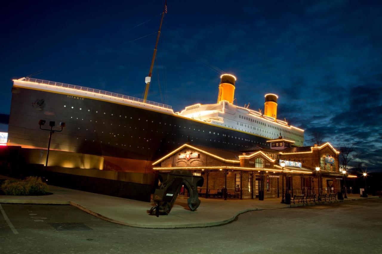 Rock Of Ages, Hot Tub, Game Room, Wifi, 1089 Free Tickets Each Paid Day, Dollywood And More Pigeon Forge Luaran gambar