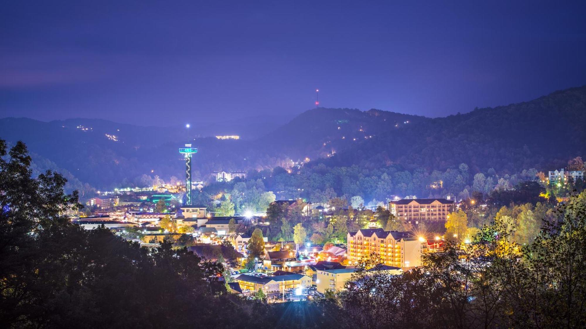 Rock Of Ages, Hot Tub, Game Room, Wifi, 1089 Free Tickets Each Paid Day, Dollywood And More Pigeon Forge Luaran gambar